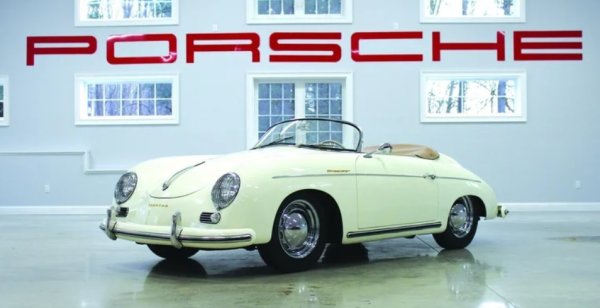 Един от най-емблематичните модели на Porsche за всички времена, 356 Speedster е пуснат в продажба в Съединените щати през 1954 г. Никълъс Кейдж притежава модел от 1955 г. с бяла боя, кафяв сгъваем покрив и подходящ интериор от кафява кожа. 356 става популярен почти веднага след като е пуснат на пазара благодарение на своята бързина за състезания.  Изключително купуван модел в САЩ.

Няма доказателства, че Кейдж някога е участвал в състезания със своя 356 Speedster. След като актьорът продаде немския красавец, той получи пълна реставрация. В крайна сметка беше продаден на търг преди 7 години за малко над $255 000.
